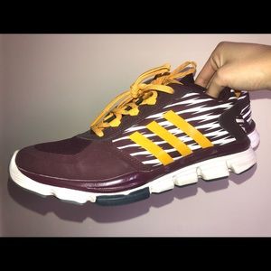 ADIDAS GYM SHOES! Great condition